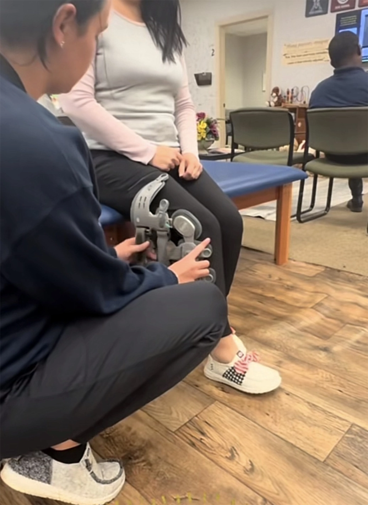 fitting of knee brace